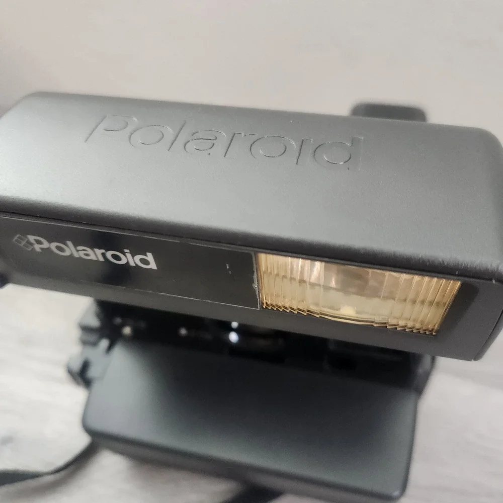 Vintage Polaroid Black Instant Film Camera OneStep 600 Point and Shoot Retro